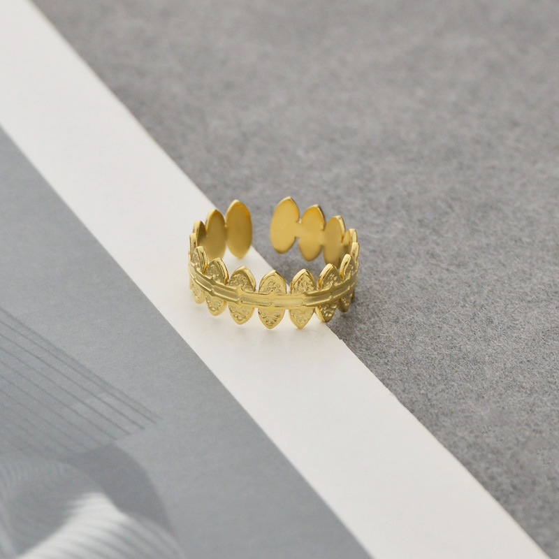 Korean Simple Gold Stitching Lotus Opening Ring Trend Niche Stainless Steel Jewelry display picture 4