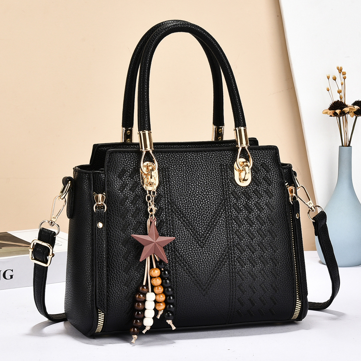 Bolsos de moda simple relieve decoración colgante bolso de hombro hermoso ocio diario mochila bolsas transfronterizas