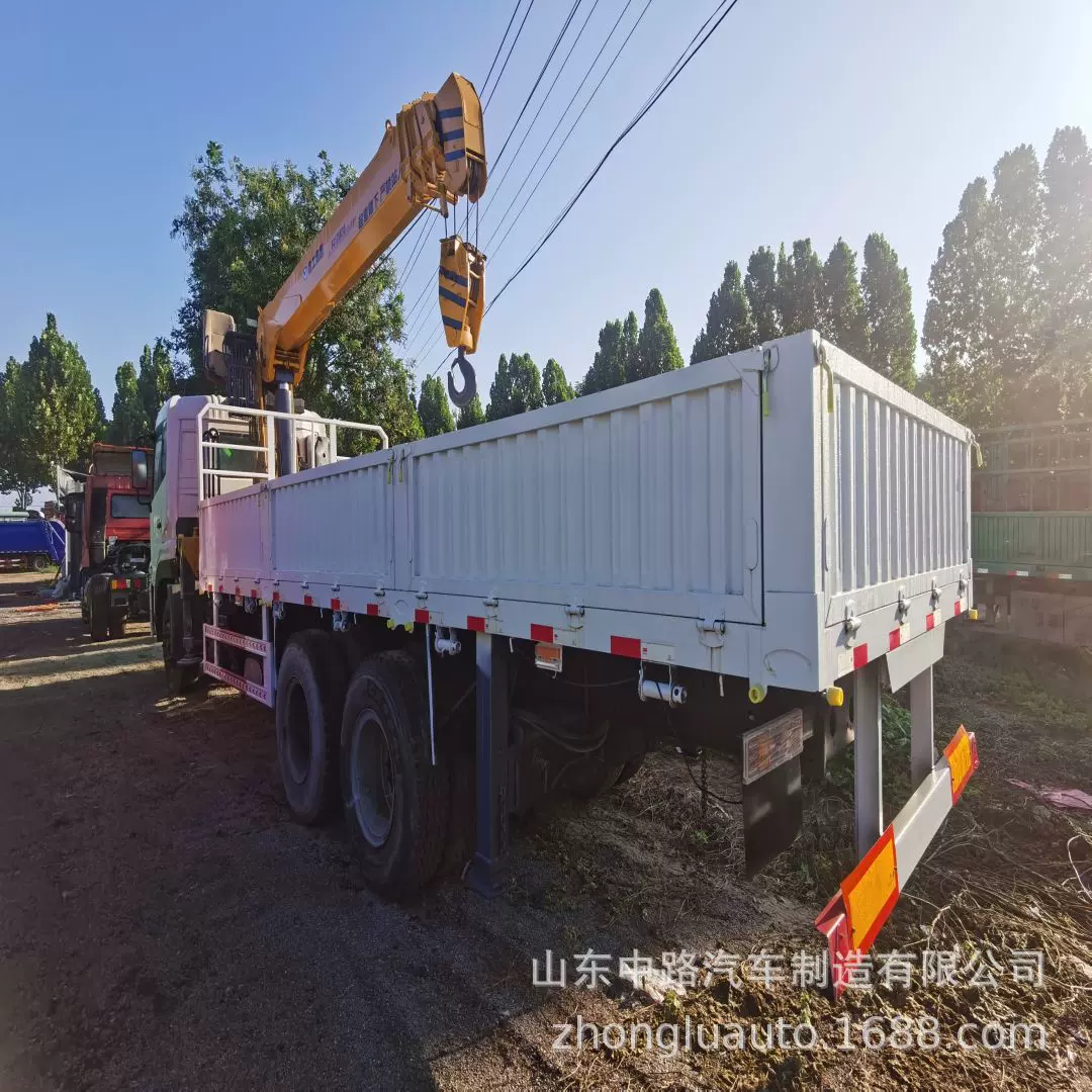 直臂随车吊跨境供应前四后八轮随车吊起重运输车371/375/400马力