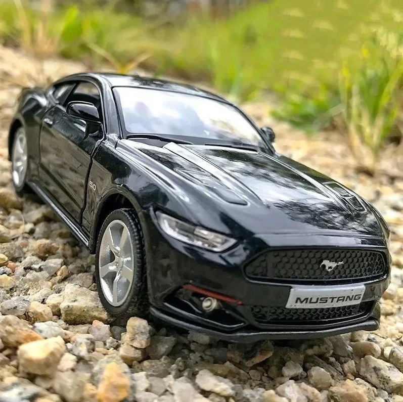 1: 36 Simulación Ford Mustang GT aleación modelo de automóvil juguetes coleccionables para niños adornos