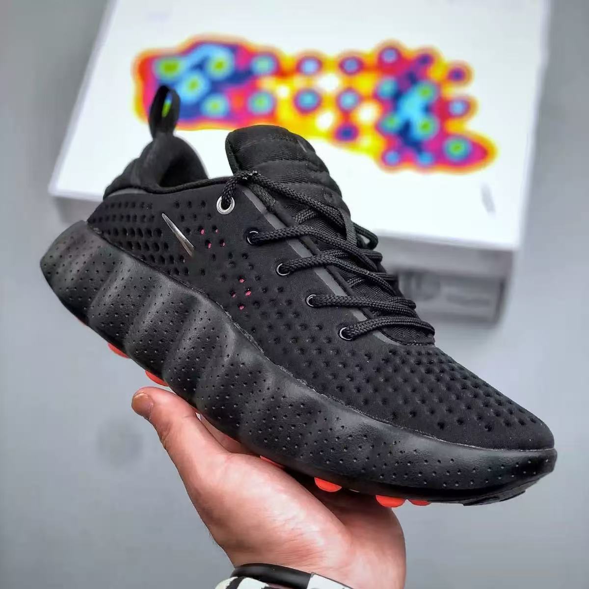 comfortable shock-absorbing fashionable breathable running sneakers…