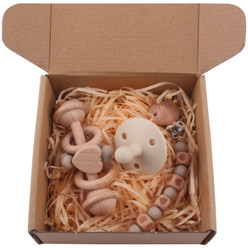 Bebé de dibujos animados de haya corazón sonajero mordedor calmante bebé silicona pezón mordedura chupete cadena traje de tres piezas