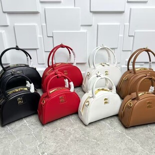 26�����͹����ᱣ�g�����Ů��ɫ�¿�n�����^���ٴ�б���