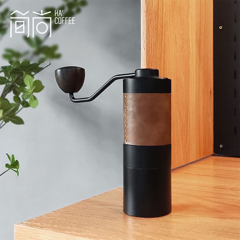 Retro Coffee Grinder with Large Capacity of 35g, Hexagonal Grinding Core, Hand-Cranked Bean Coffee Grinder, Labor-Saving and Good Helper for Grinding Beans Retro Coffee Grinder with Large Capacity of 35g, Hexagonal Grinding Core, Hand-Cranked Bean Coffee Grinder, Labor-Saving and Good Helper for Grinding Beans