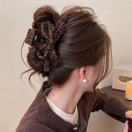 时髦回归~头发抓夹女豹纹蝴蝶结鲨鱼夹2025新款发夹高级感发饰秋