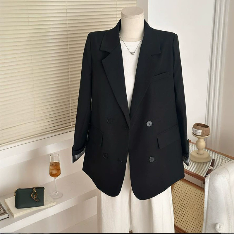 Черный блейзер для женщин 2025 новый стиль женственный стиль маленький свободный ленивый стиль топ костюм
