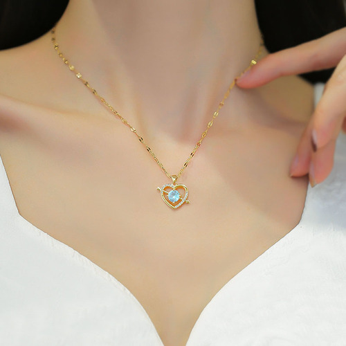 [Titanium Steel] An arrow piercing the heart, Japanese and Korean sweet style gift necklace, Internet celebrity versatile clavicle chain titanium steel chain