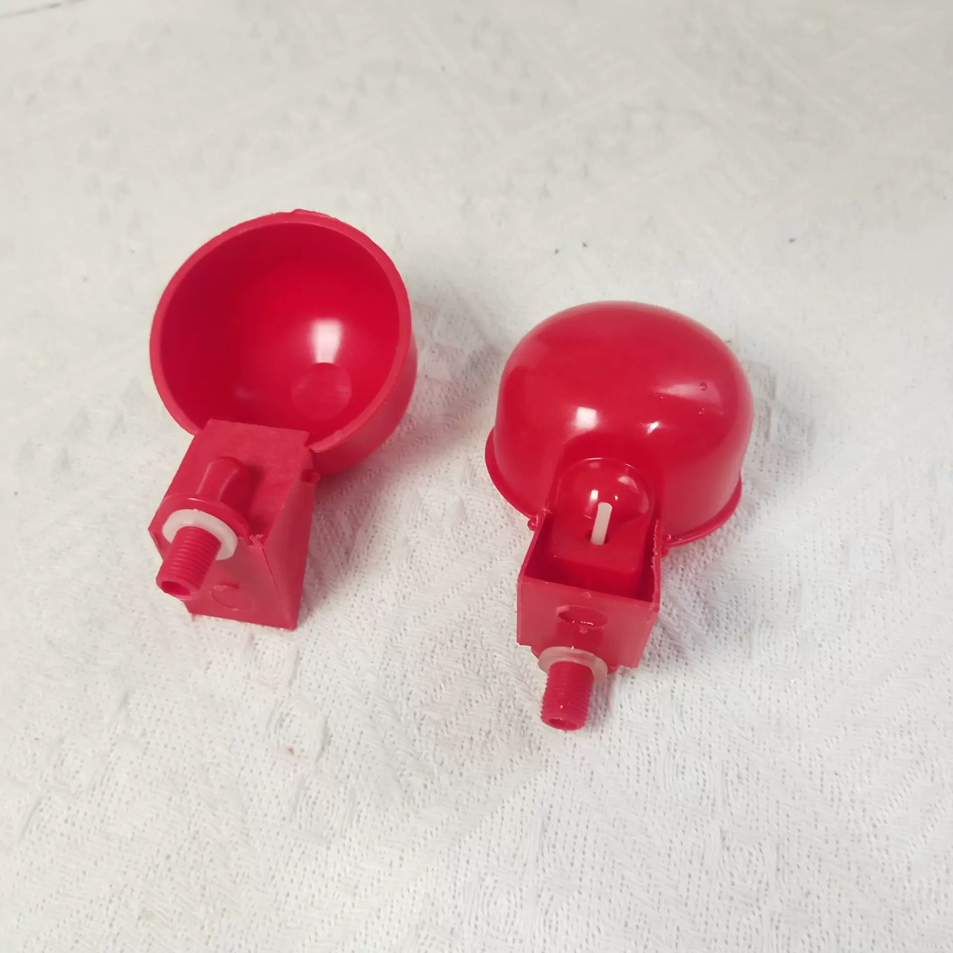 严选雏鸡饮水碗鸽子喂水器鸡鸭鹅家禽自动饮水器养殖自动喂水神器