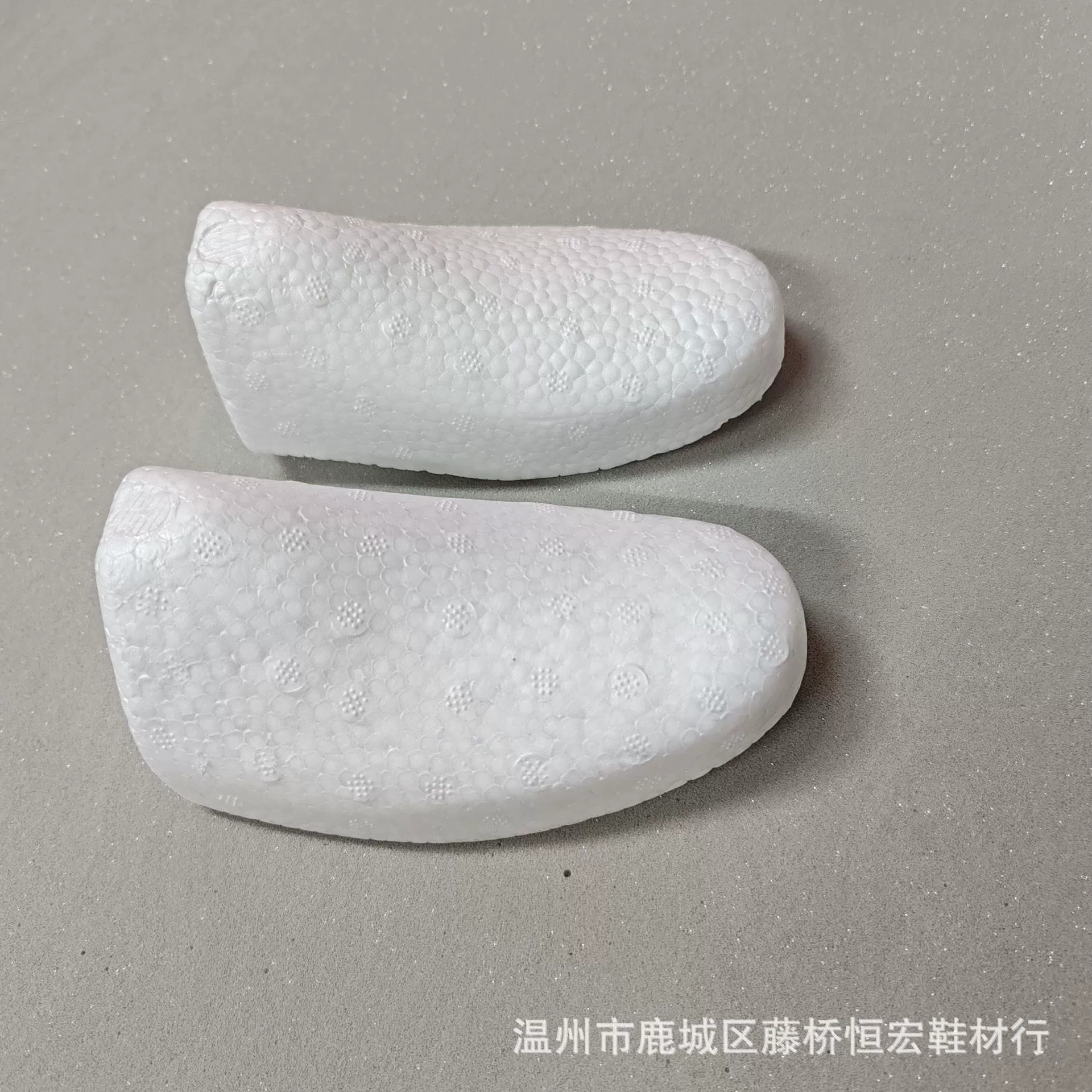 Готовые поставки женских белых туфель производителя, повседневная обувь, универсальные носилки из пенопласта, против давления на носке, против морщин, в форме обуви
