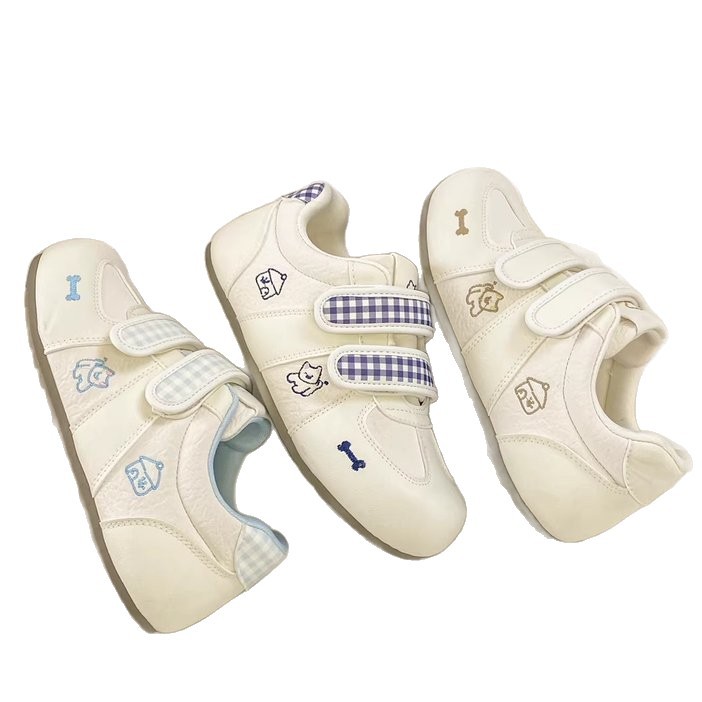 Zapatos blancos de cabeza redonda feos para mujeres verano de 2026 nuevos zapatos mágicos estudiantes zapatos de entrenamiento de estilo de escuela zapatos deportivos de mujer