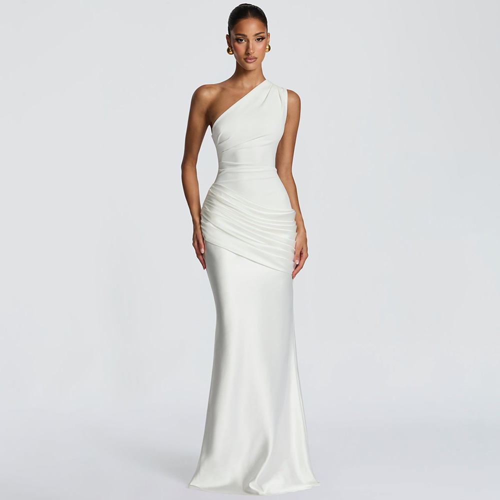 Abito da sera in raso monospalla elegante e attillato donna_voghion.com