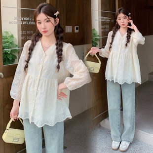 Maternity 2025 Spring New French Sweet Little Man Embroidered Lace Age Reducing Flesh Covering Doll Shirt Top Trendy
