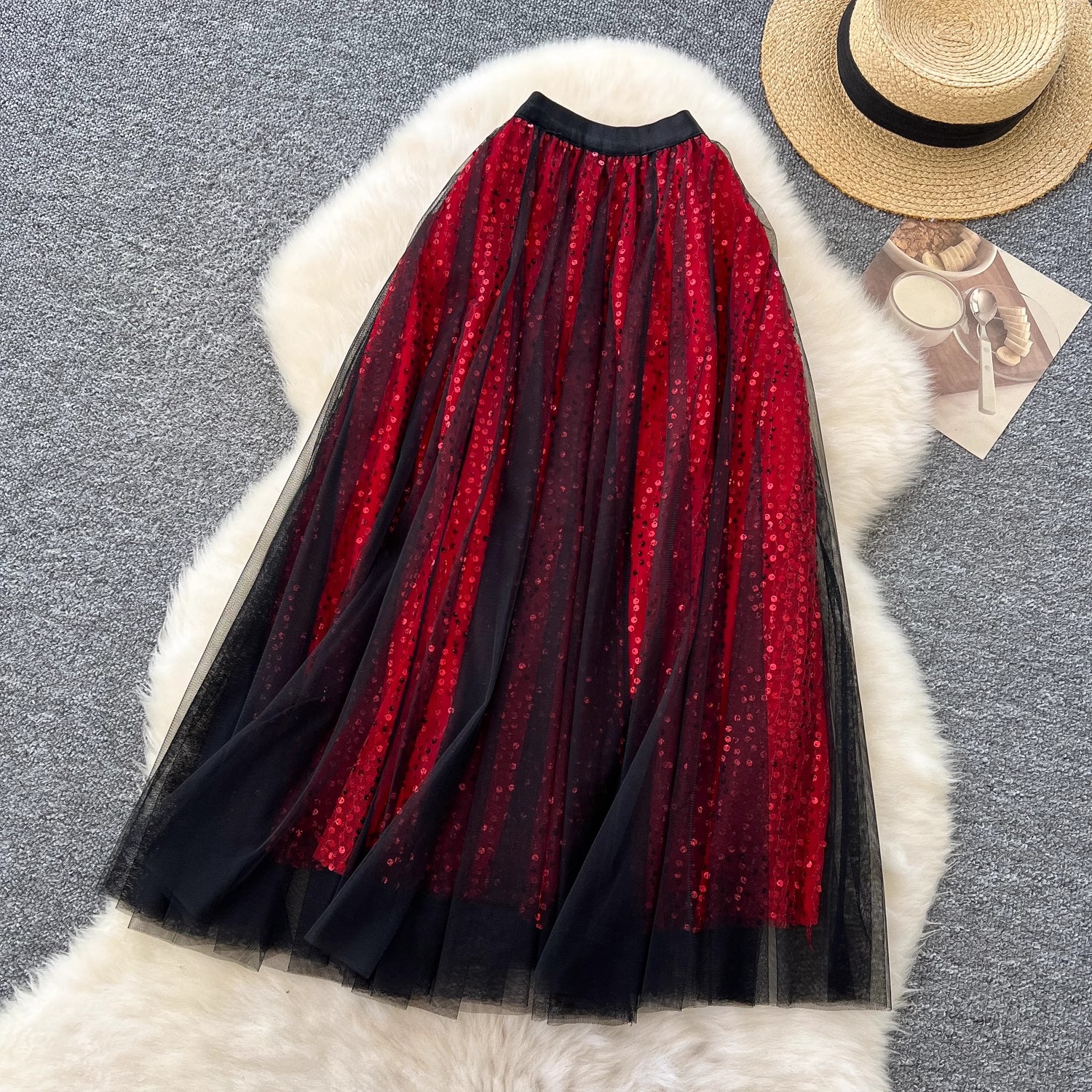 Dámská sukně do a ze sametu a síťoviny s flitry a elastickým pasem_voghion.com