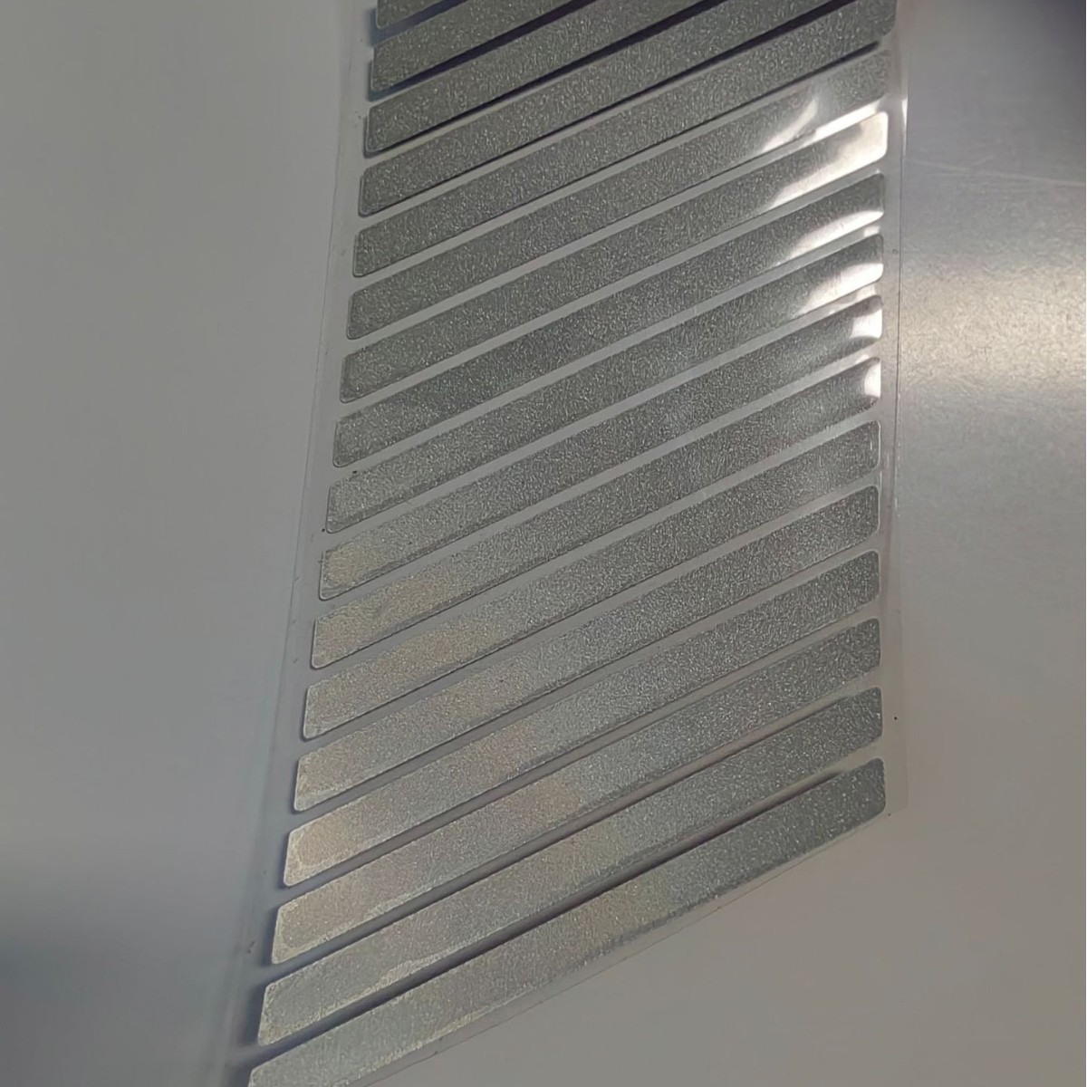 厂家生产工装用无黑边反光斜纹条 无黑边热烫热压警示反光斜纹带