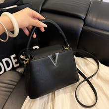 �羳V�ְ���Ů2026�¿�r�д��ˮͰ��������ͨ������μ�б���