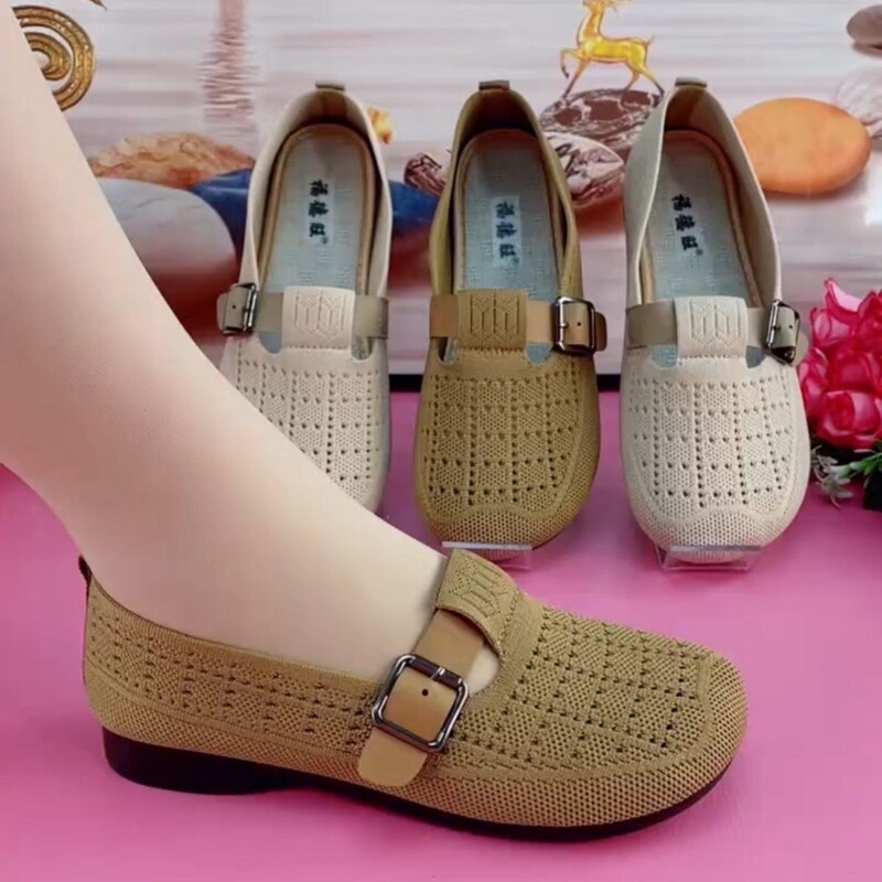 Old Beijing-style cloth shoes for spring and summer, soft-soled comfortable loafers for middle-aged and elderly mothers, women's flat hollow breathable shoes Old Beijing-style cloth shoes for spring and summer, soft-soled comfortable loafers for middle-aged and elderly mothers, women's flat hollow breathable shoes