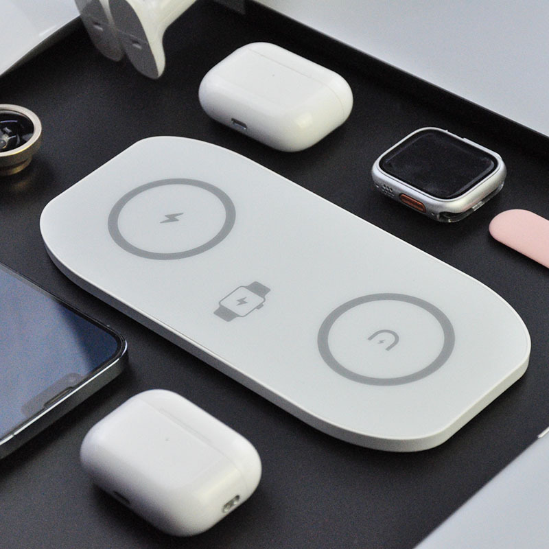 New dual magnetic wireless charger four-in-one for Apple mobile phone watch earphone with wireless function Universal New dual magnetic wireless charger four-in-one for Apple mobile phone watch earphone with wireless function Universal