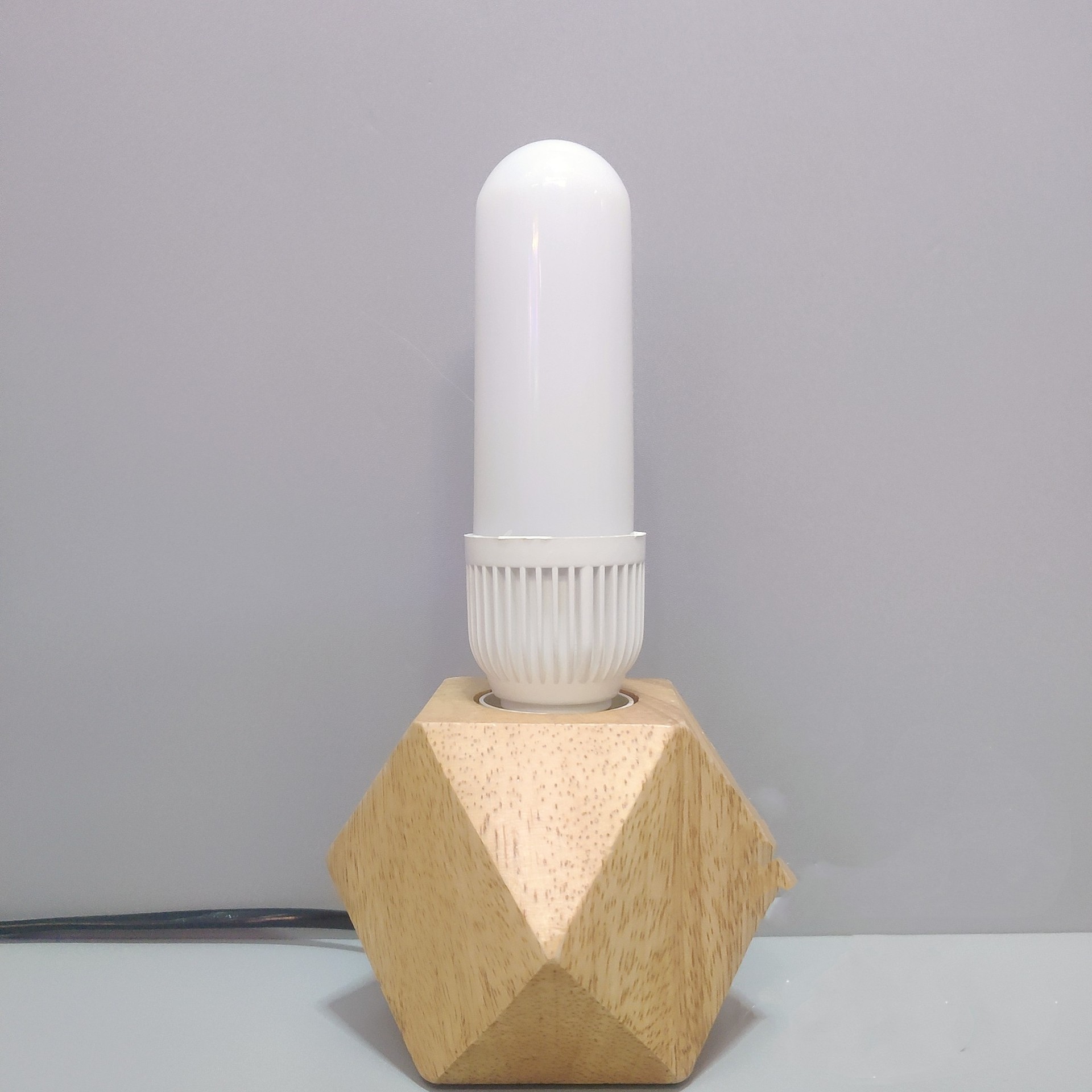 火箭泡LED高亮节能灯 6W12W柱形球泡灯E27螺口宽压窄压塑包铝灯泡