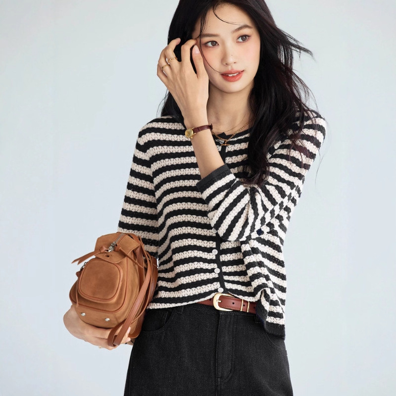 2025 New Autumn Stripesd Cardigan Workplace Cut Out Slimming Look Lace Knitwear 1g8932331