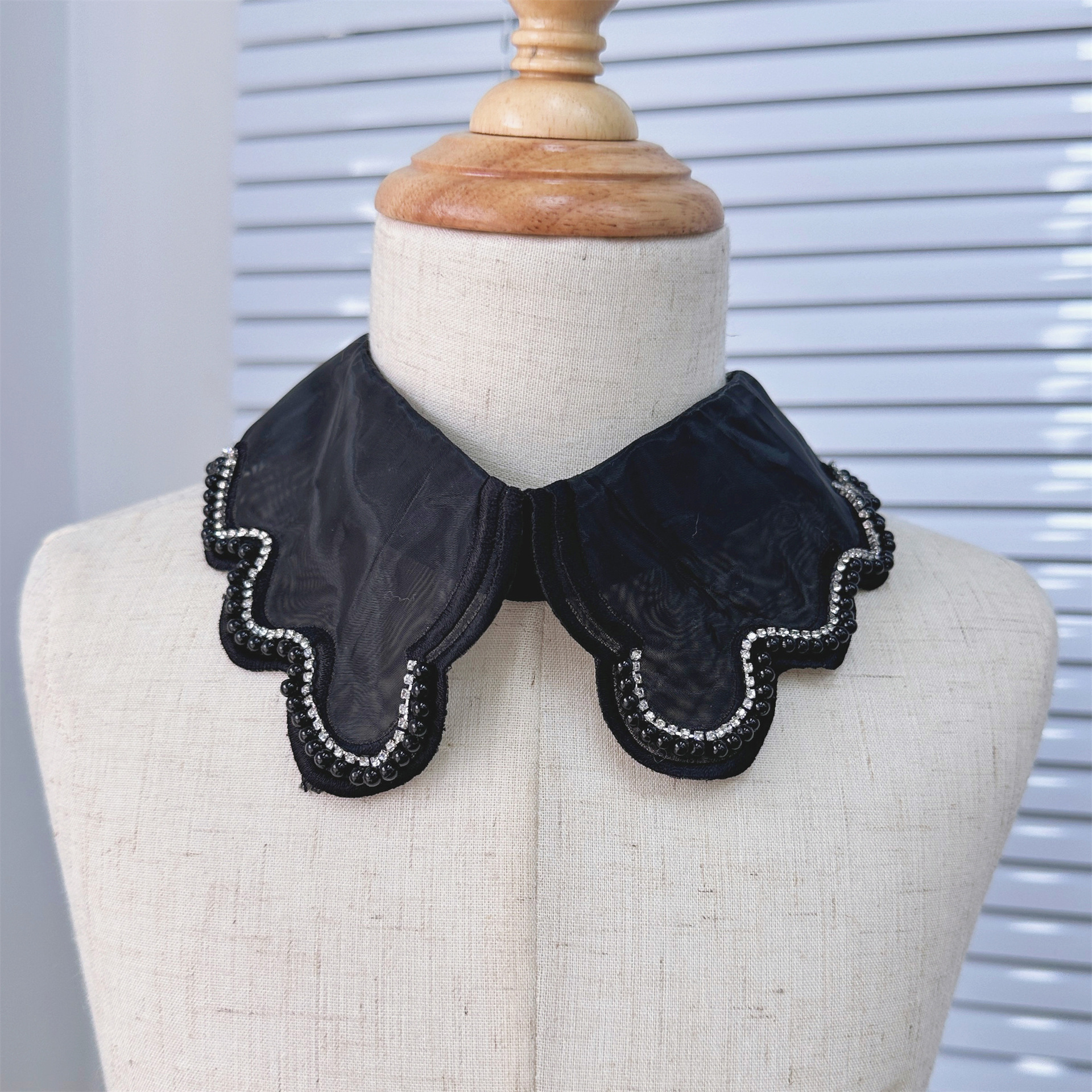 Nuevo collar de muñeca de todo fósforo collar falso con cuentas blancas collar de la camisa de las mujeres bufanda accesorios collar vestido hebilla collar asiento