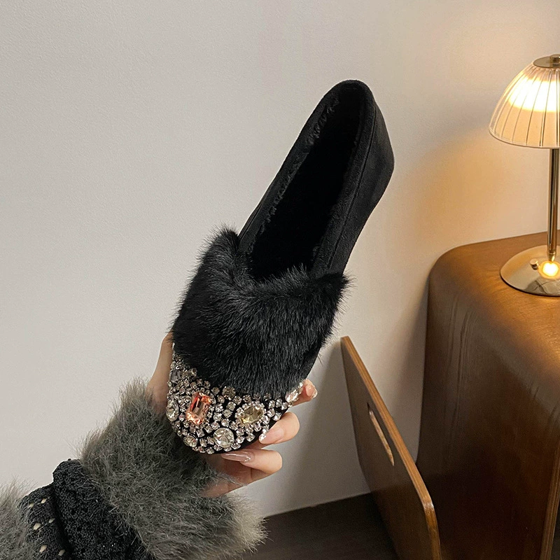 068-M9 Женские меховые туфли, зимняя верхняя одежда, новые лоферы в корейском стиле 2025 года, хлопковые туфли на флисовой подкладке, женская обувь больших размеров 41–43