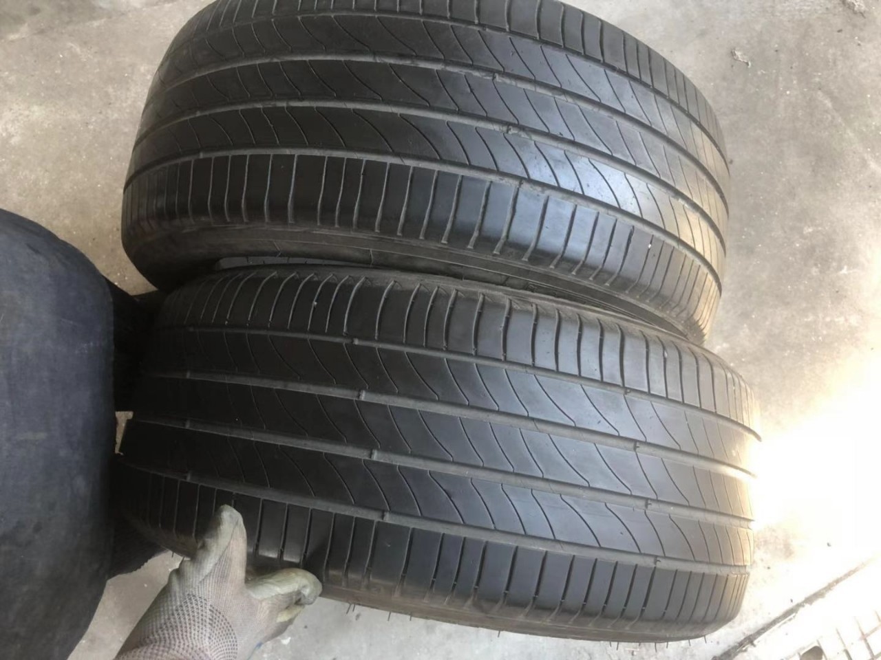 二手轮胎批发  吴先生 245/45r18米其林防爆轮胎