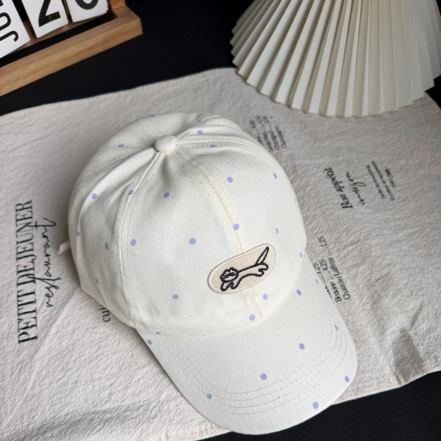 2026 neue koreanische Polka-Dot Katzen Baseballkappe unisex niedlich Allrounder kleine Stickerei Enten schnabel Mütze Trend Modell