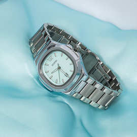 跨境手表时高档轻者高颜值职场大表盘带日历休闲百搭防水情侣表