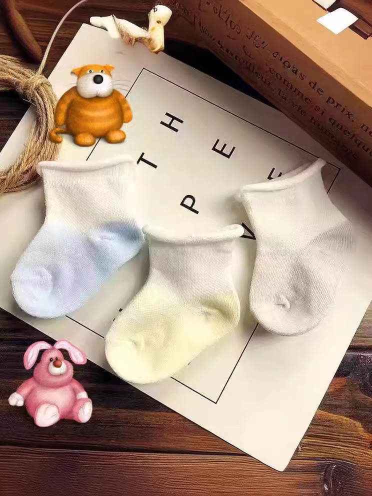 Calcetines para recién nacidos Calcetines para bebés de primavera y otoño para bebés Un tipo de malla transpirable 0-3 calcetines para bebés calcetines de algodón de tubo medio suelto