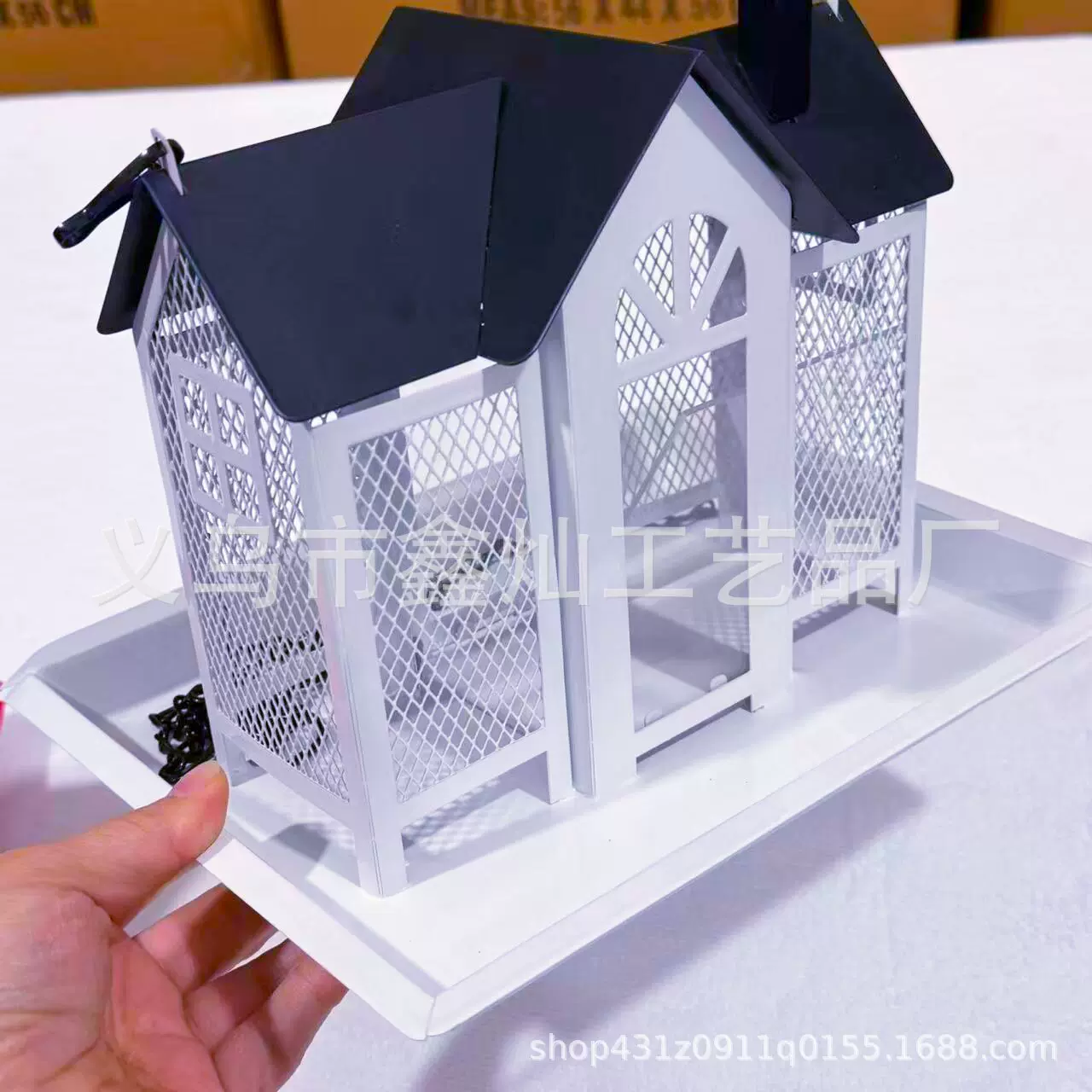 跨境园林悬挂喂鸟餐具金属庭院松鼠喂鸟器蜂鸟补食器铁艺鸟屋装饰