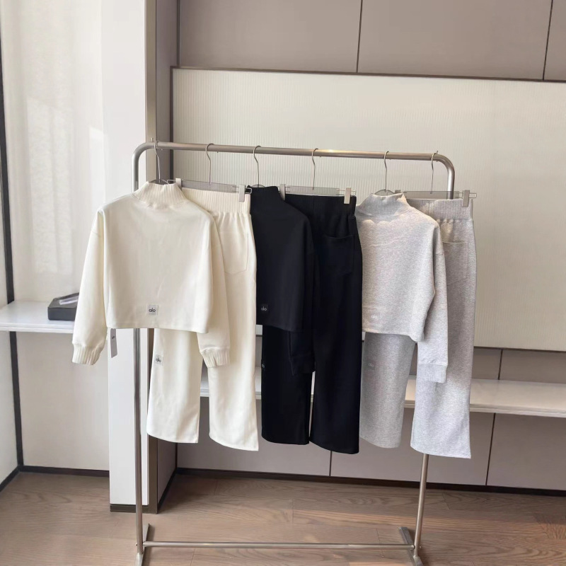 Alo's Winter Hot-Selling Women's Casual Suit Is Highly Cost-Effective and Has a Relaxed Feel, Perfect for Everyday Outings, High-Neck Suit Alo's Winter Hot-Selling Women's Casual Suit Is Highly Cost-Effective and Has a Relaxed Feel, Perfect for Everyday Outings, High-Neck Suit