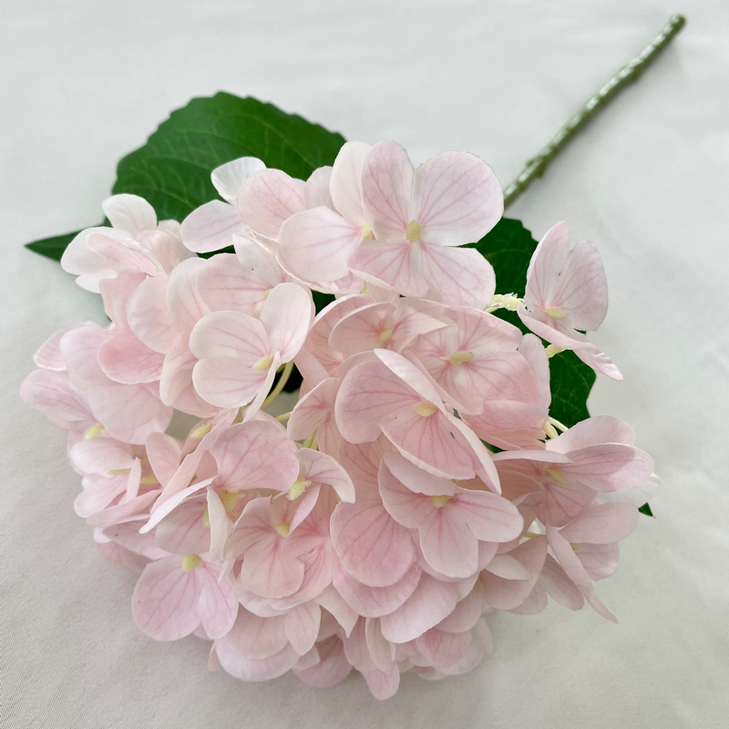 手触り婉曲約72枚のアジサイの家庭装飾花芸結婚祝いに偽花の手触りソフトゴムを配置してアジサイの花をシミュレーションした|undefined