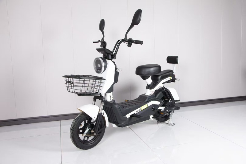 外国貿易卸売クールウォーズ電気自動車ソースメーカー直販大人用電動自転車と二輪モビリティバッテリーカー|undefined