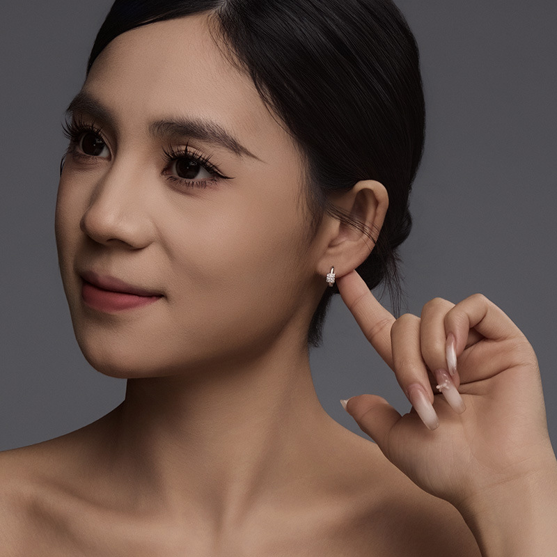 Xuping estilo simple y compacto perfiles de cobre aleación de cobre chapado aretes de círculo geométrico blanco aretes clásicos al por mayor aretes diarios
