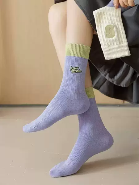 If you place an order in any color, you will get a pair of socks for free. If you dare to buy it, I will give it to you (gift)