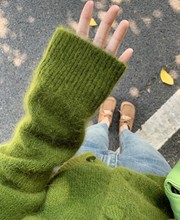 綠色毛衣女2022秋冬新款慵懶復古軟糯兔毛V領針織外套小個子上衣