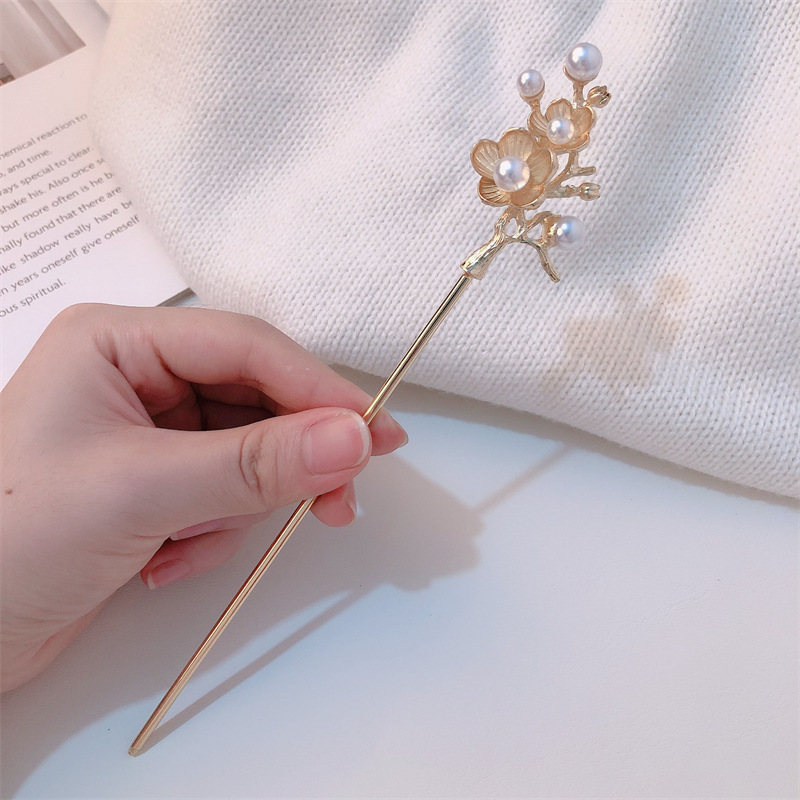 Clipper de cabello de flor de ciruela de alto nivel nuevo estilo chino de estilo nacional de metal, estilo antiguo cheongsam, clipper de cabello de lujo ligero adornamiento para el cabello