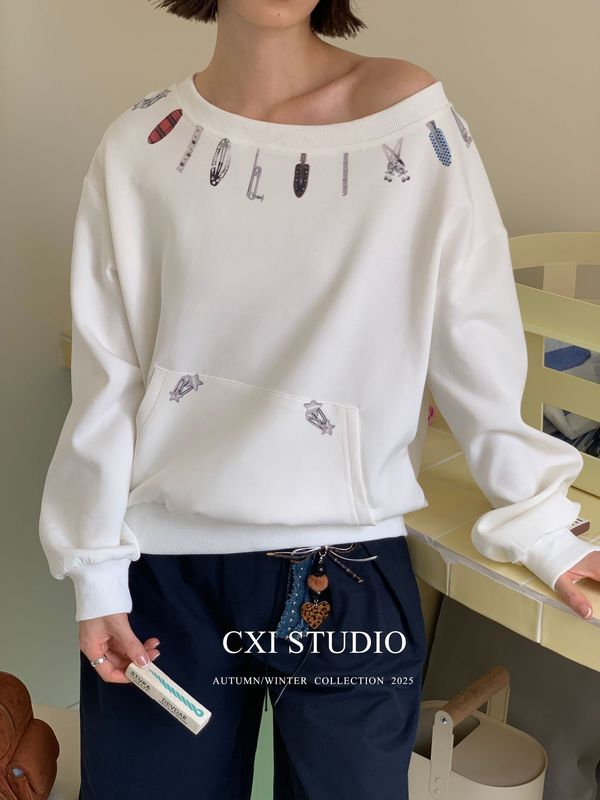 CXI 高街印花斜肩卫衣慵懒风宽松露肩上衣秋冬新款一字肩长袖外套|undefined