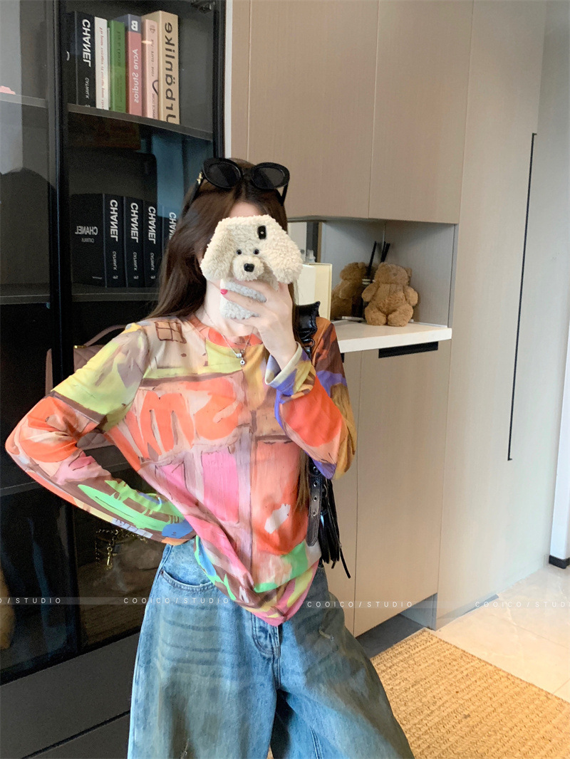 레트로 낙서 인쇄 긴팔 티셔츠 2025 여름 새로운 디자인 느슨한 캐주얼 태양 보호 블라우스 탑 여성용