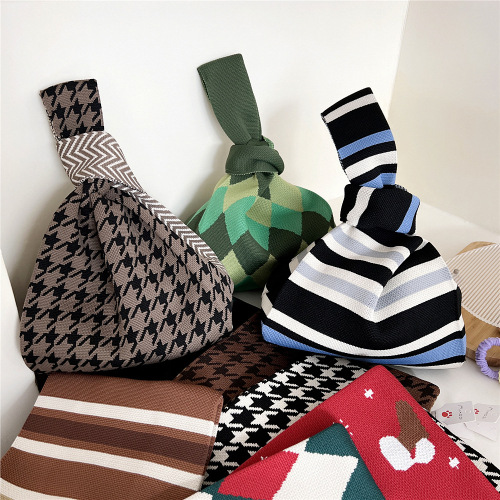 Large color-blocked knitted handbag for women in autumn, winter and summer shoulder woven fashion versatile personalized casual decorative trendy bag
