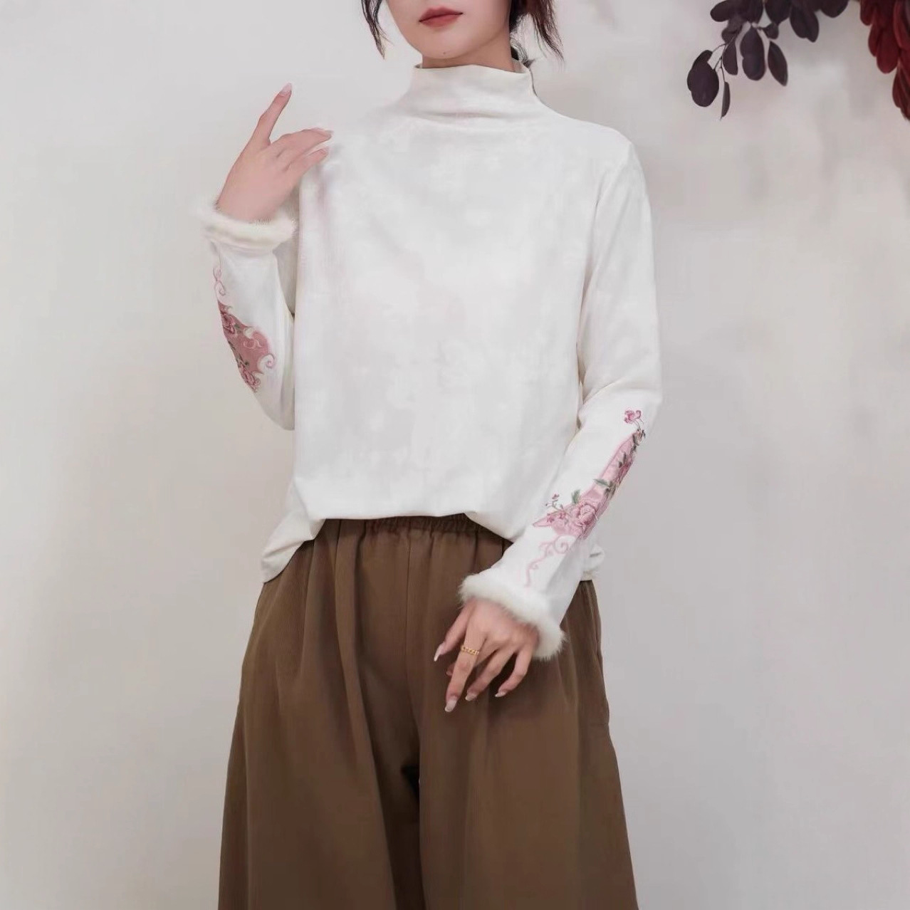 刺绣提花打底衫女 秋款 国风文艺中式袖口拼接水貂毛宽松T恤衫