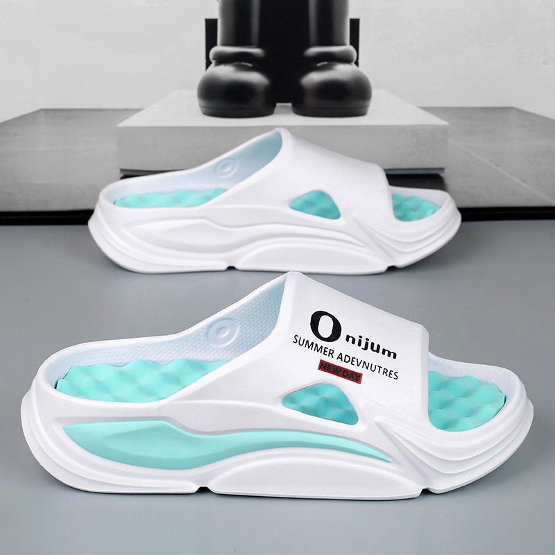 Zapatillas pareja verano 2025 nuevo estilo casual ropa exterior suela gruesa ligera pisando mierda chanclas de vadeo en la playa para hombres