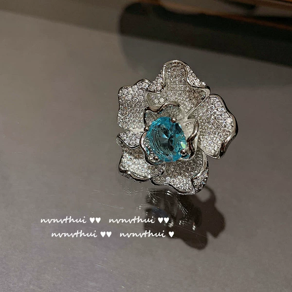Zirconium, one size ring, flowered