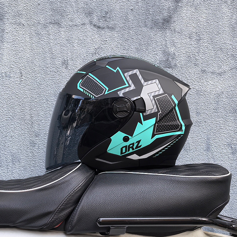 Juego azul con té negro