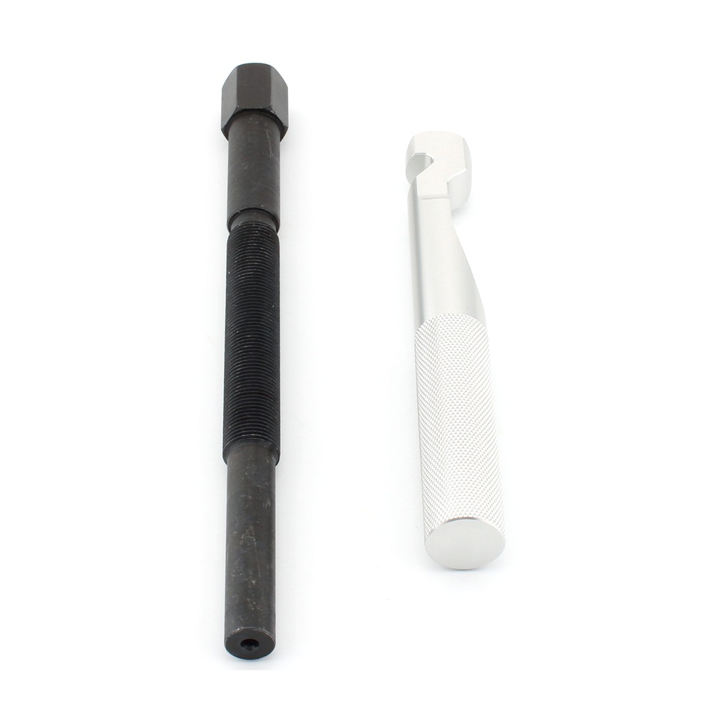 은색 브래킷 + 검정색 나사