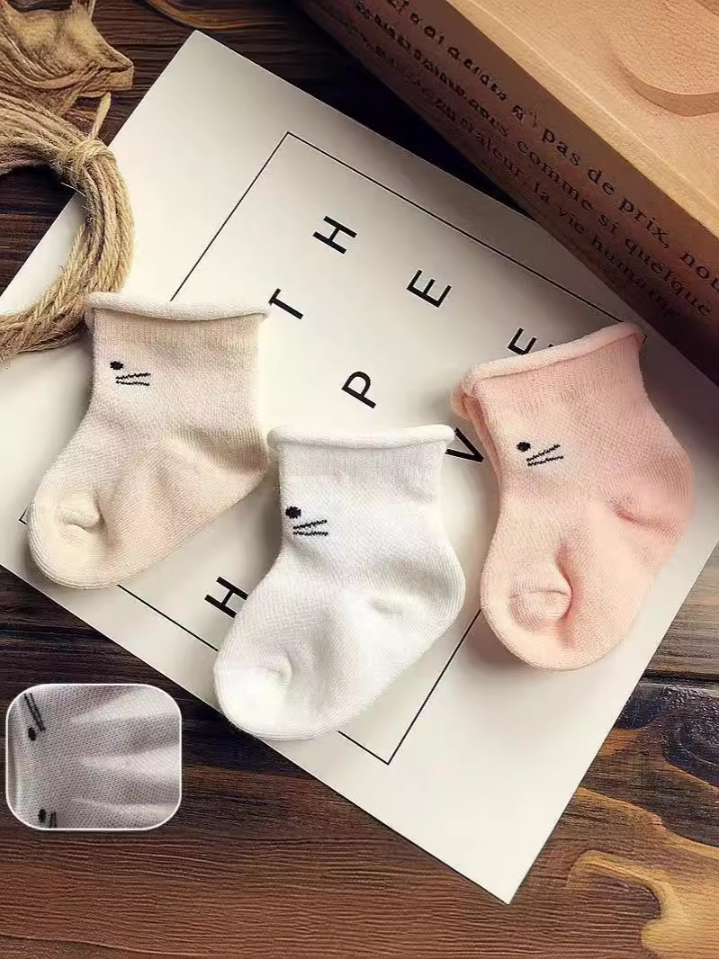 Calcetines para recién nacidos Calcetines para bebés de primavera y otoño para bebés Un tipo de malla transpirable 0-3 calcetines para bebés calcetines de algodón de tubo medio suelto
