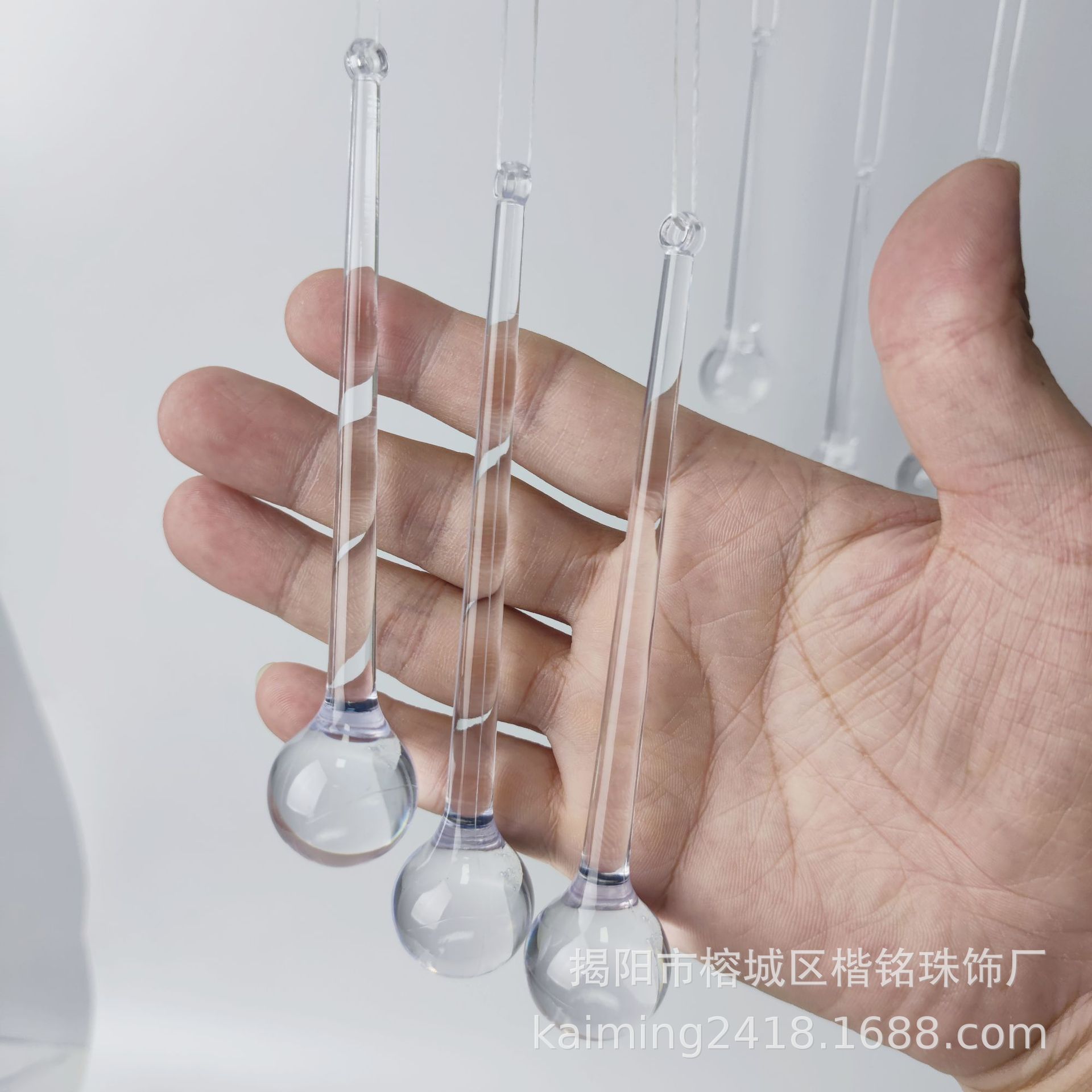 ����ֱ���ǿ�����ˮ�λ�����ε�׹ʥ����װ�ιҼ� ʥ����������