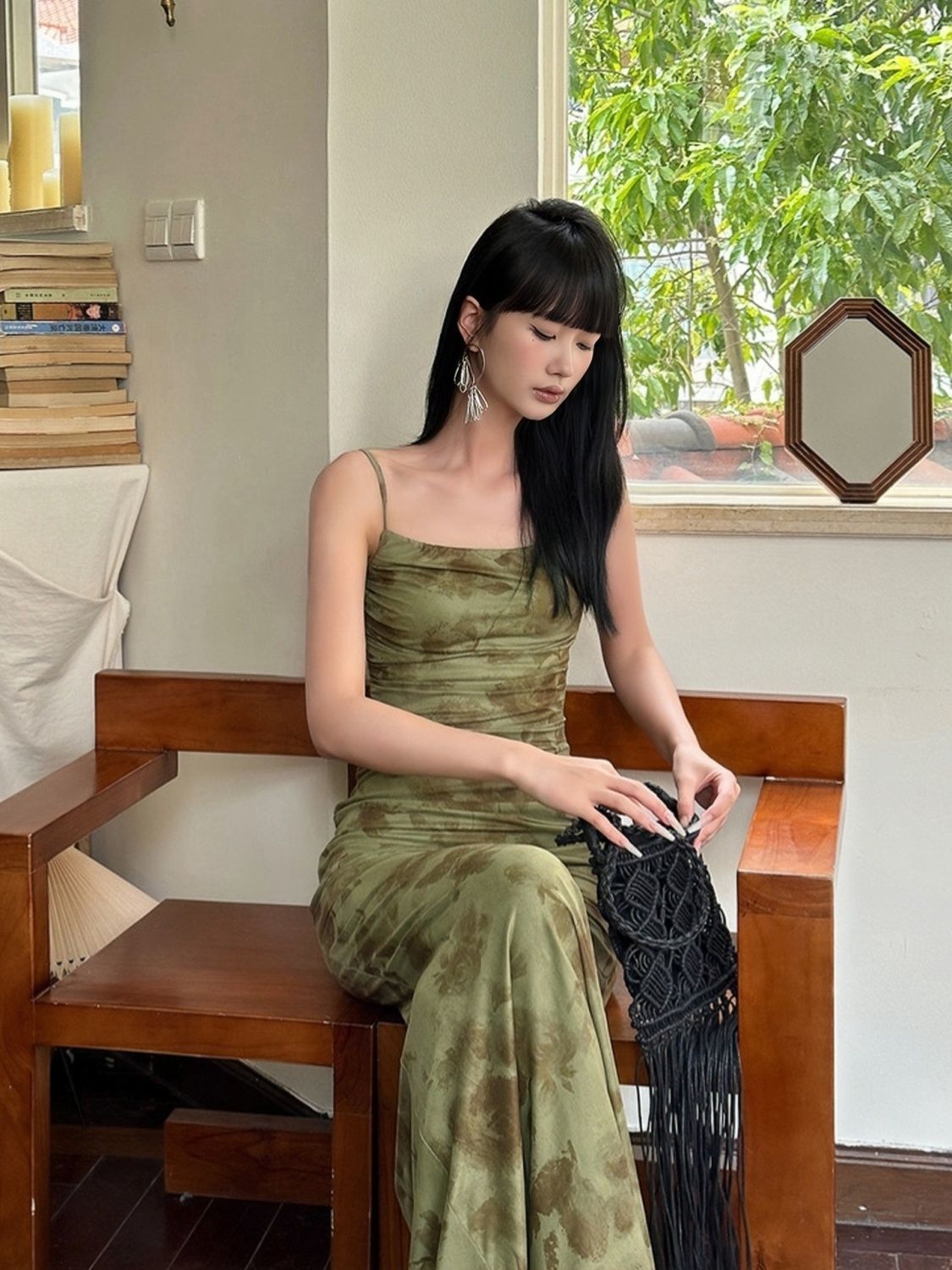 新しい中国式の緑の網の紗の花のガーターのワンピースの女性の夏の設計の高級な気質は腰を収めて尻の魚の尾のロングスカートを包みます。