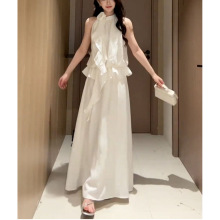 2025新款爆款夏季绝美漂亮裙子小众不撞款气质白色挂脖连衣裙套装