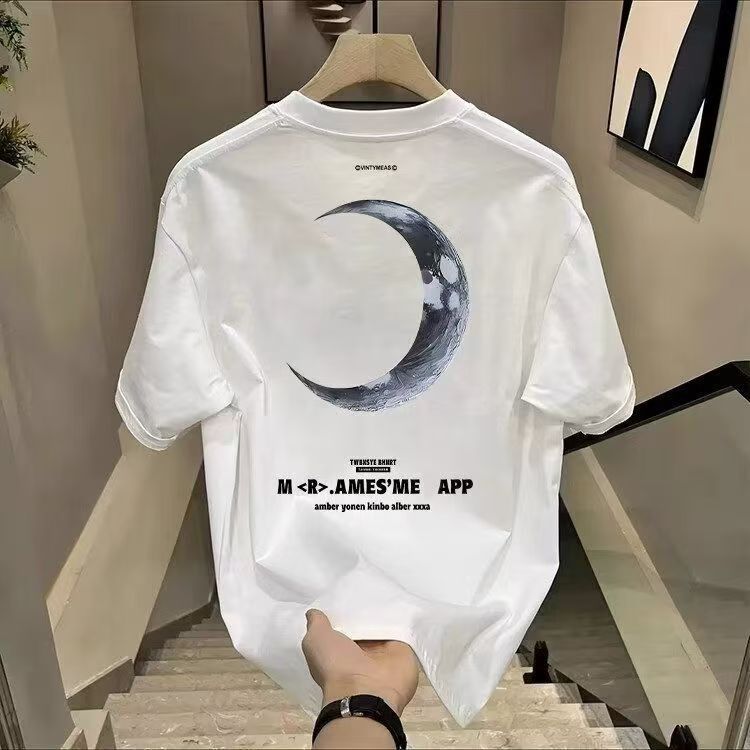 夏の新しいトレンディなパーソナライズされたプリント半袖Tシャツ男の子用韓国スタイルのルーズで多用途なカジュアルコーマコットントップ|undefined
